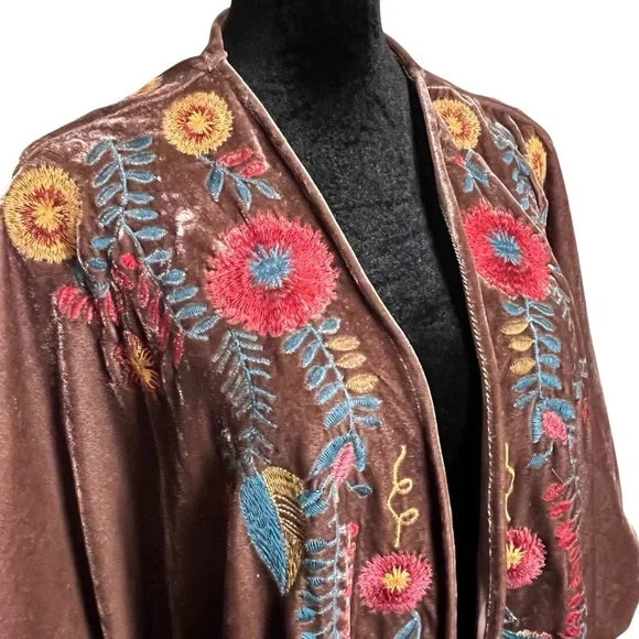 Umgee Embroidered Velvet Kimono Cover Up S/M Boho Floral Velvet Duster - Picture 3 of 8